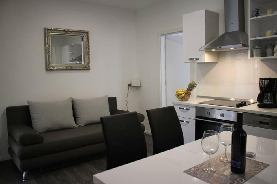 Apartments Holiday Baška Voda Dış mekan fotoğraf