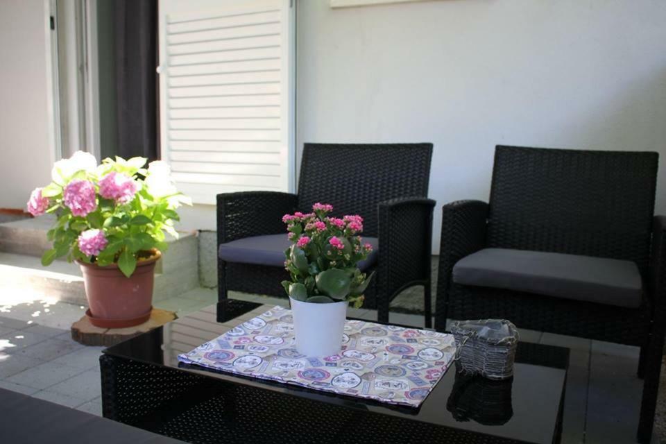 Apartments Holiday Baška Voda Dış mekan fotoğraf
