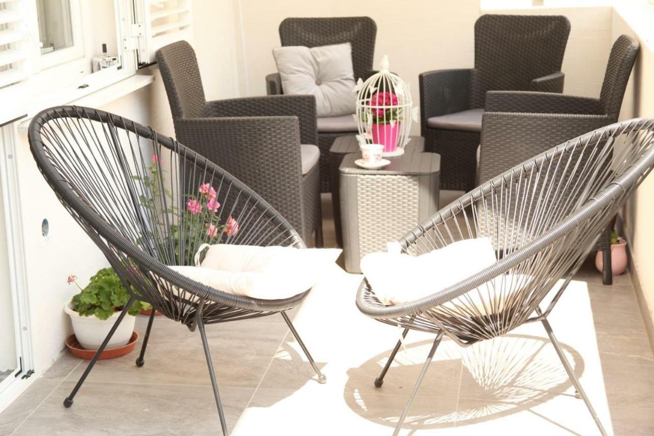 Apartments Holiday Baška Voda Dış mekan fotoğraf