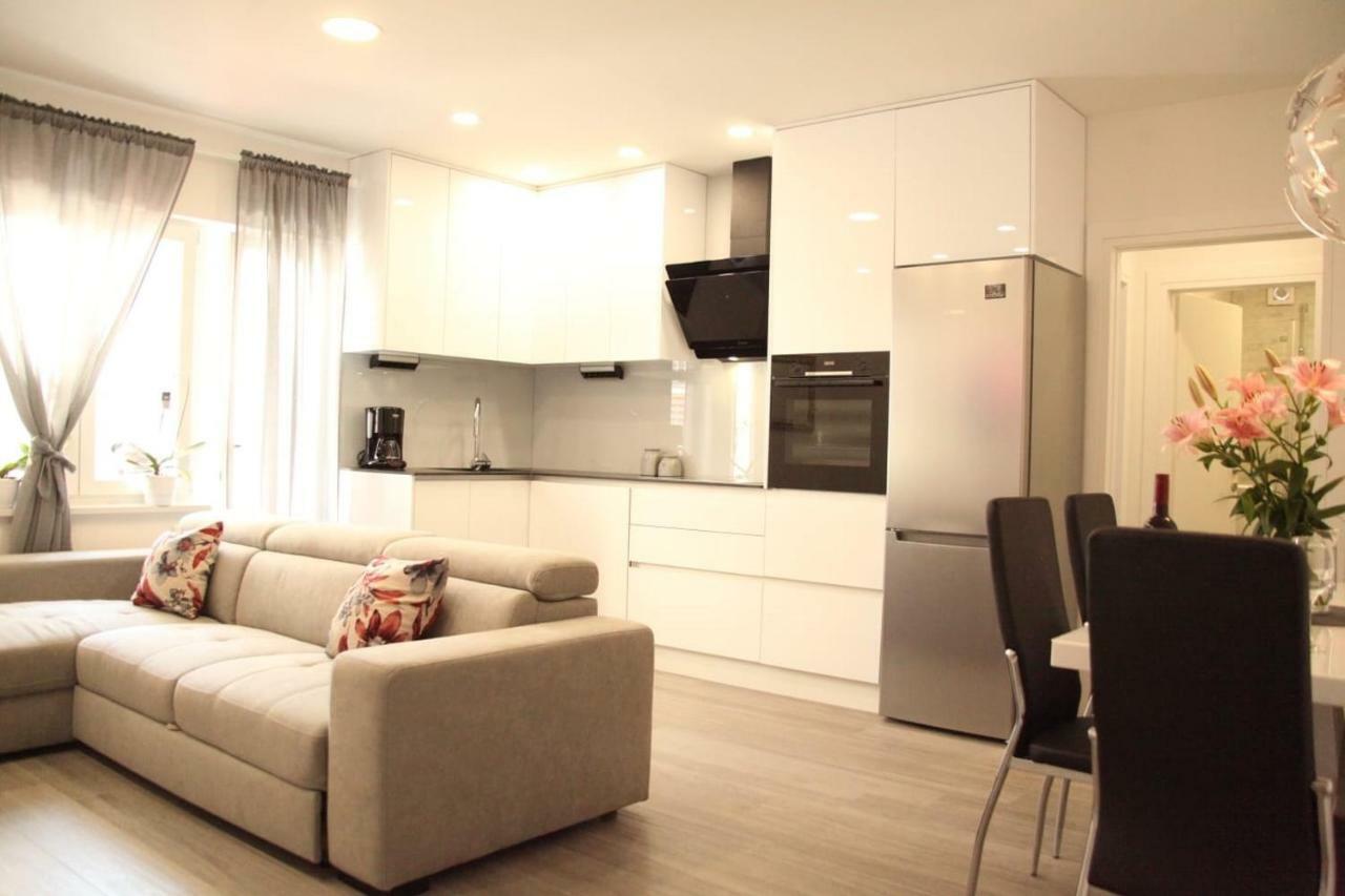 Apartments Holiday Baška Voda Dış mekan fotoğraf